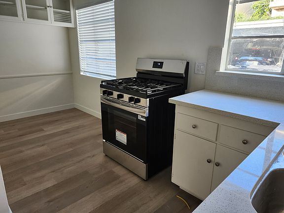 2nd image of 1339 N Vista St #3