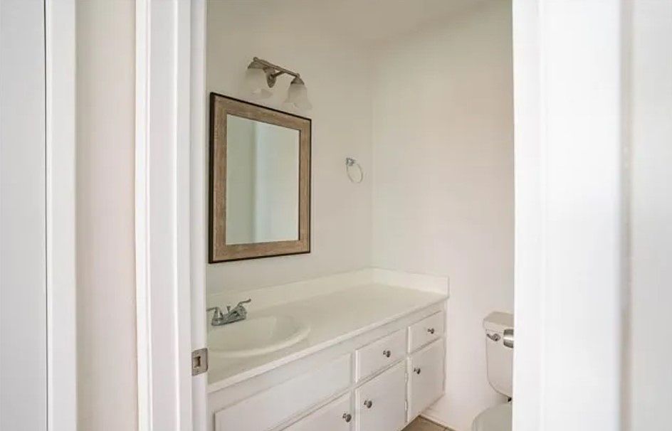 Downstair half bathroom