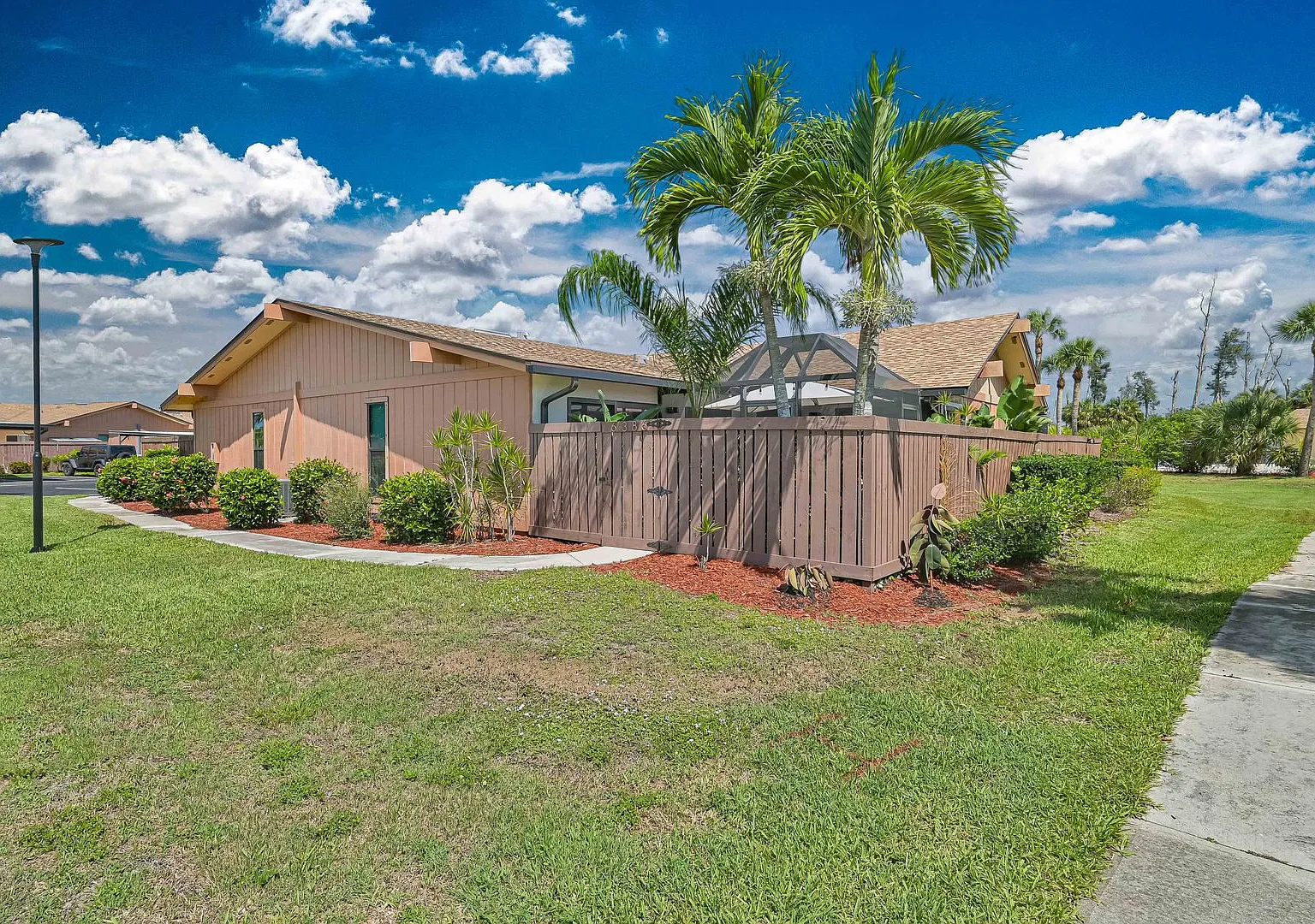 Now Available - Cozy Furnished Villa In Royal Woods! — Photo 1