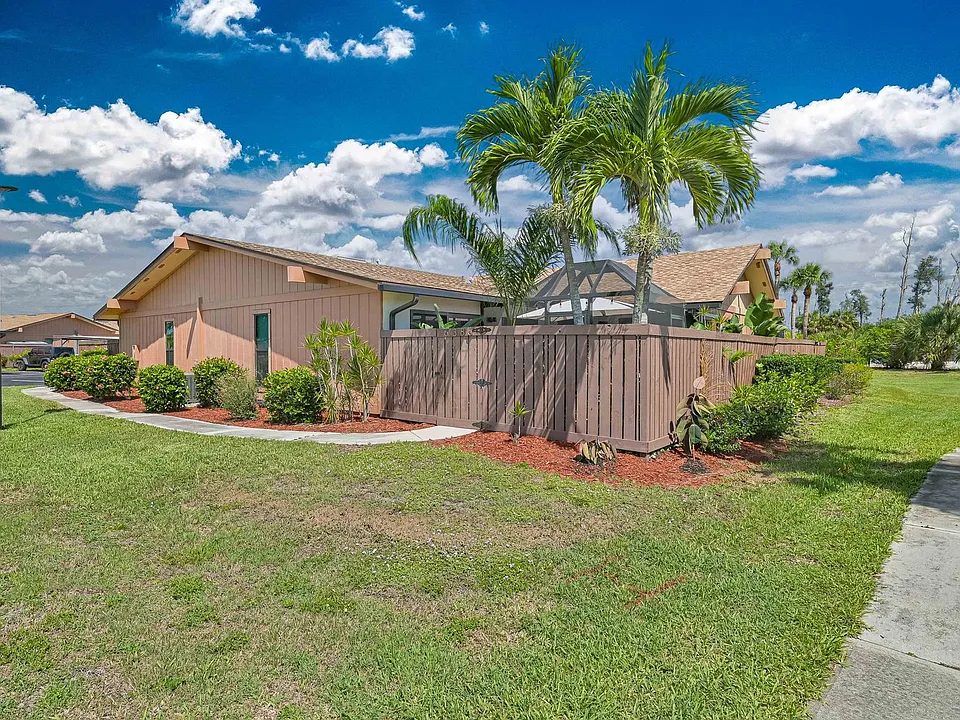 6386 Royal Woods Dr