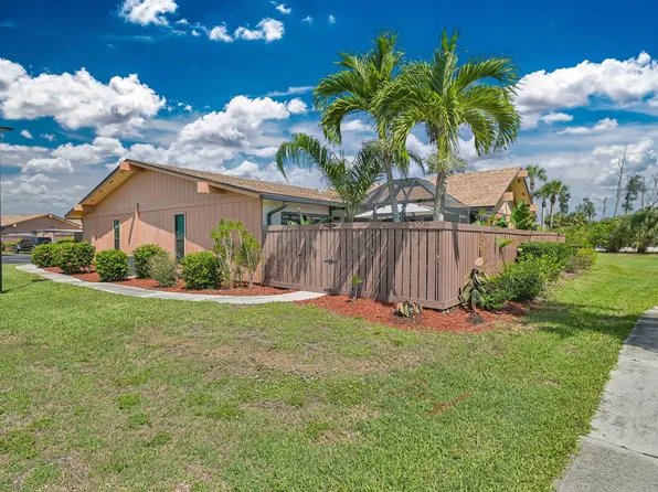6386 Royal Woods Dr, Fort Myers, FL 33908