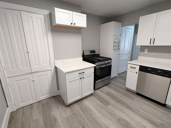 2nd image of 4807-4811 Yew St #4809-1