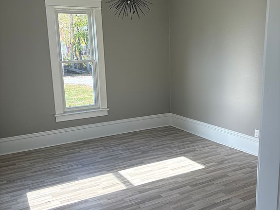 5th image of 509 E Benton St