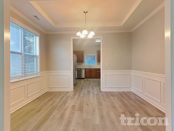 5th image of 8953 Crestview Cir