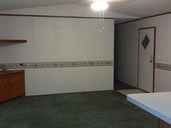 5th image of 1321 Holly St
