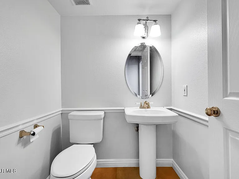 2676 Santa Ynez Ave #2676 — Photo 32