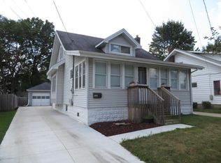 622 E Cavanaugh Rd, Lansing, MI 48910