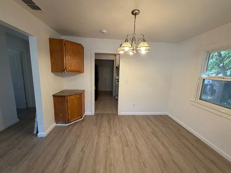 2622 Gary Way — Photo 3
