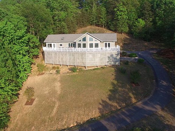 3rd image of 145 Hidden Falls Dr