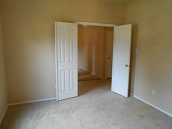 5th image of 2905 Scott Pl