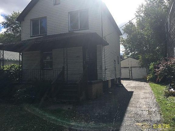 3rd image of 15910 Huntmere Ave
