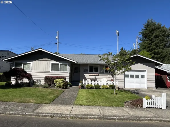 2321 Arthur Dr, Reedsport, OR 97467