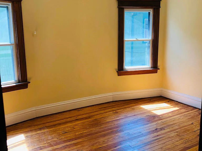 61 Quincy St — Photo 16