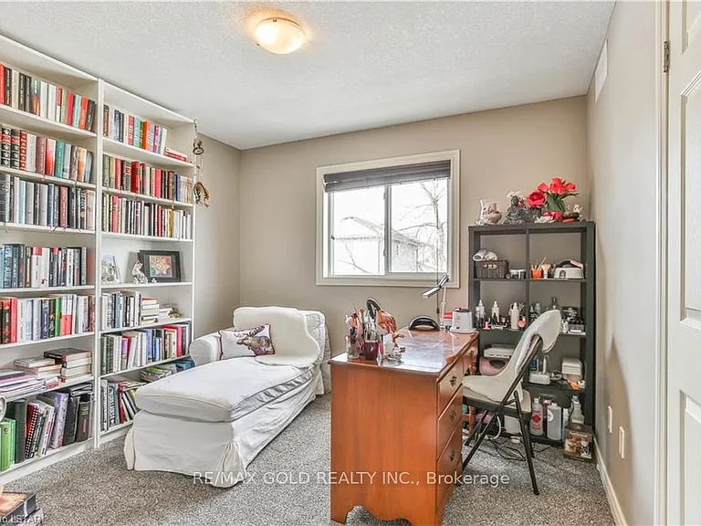 65 Woodhatch Cres — Photo 13