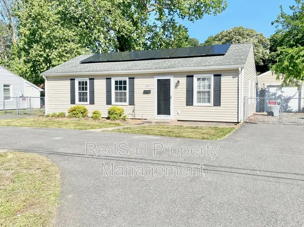 109 Peach Tree Ln, Hampton, VA 23669