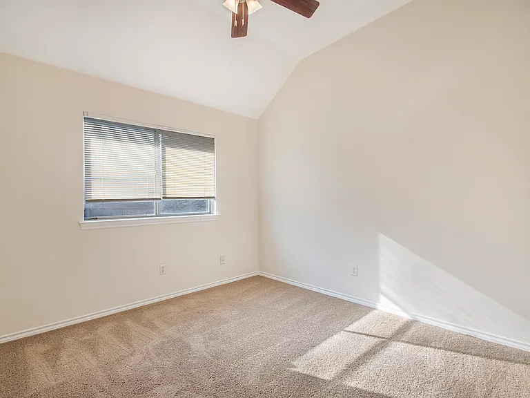 11909 Rhulen Ct — Photo 15