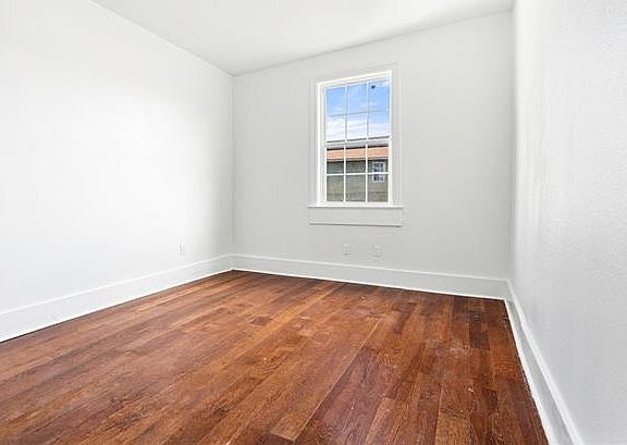 5th image of 1653 Treasure St #2A