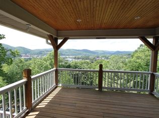 814 Hunting Hills Ln, Boone, NC 28607