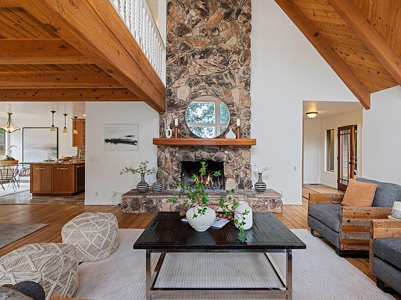 5th image of 340 Mountain Dr