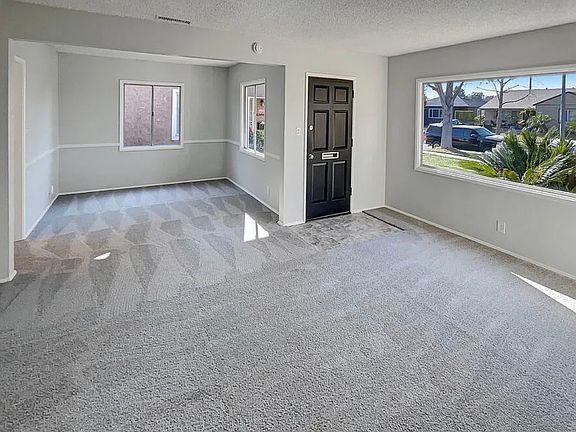 5th image of 5316 Hackett Ave