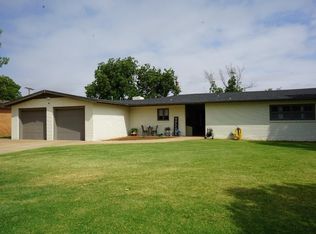 1611 E Buckley St, Brownfield, TX 79316
