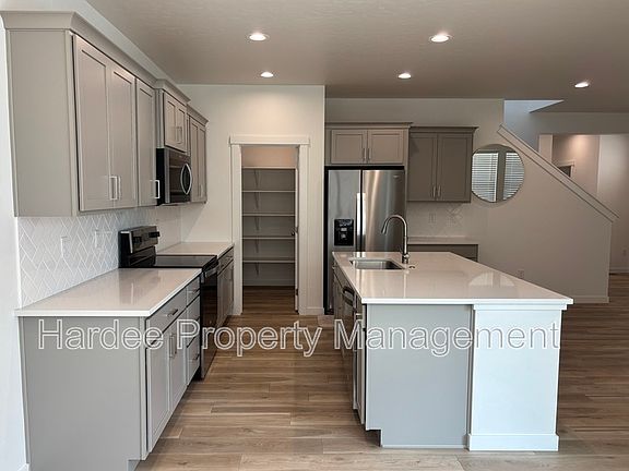 4th image of 1411 W Dovefield St