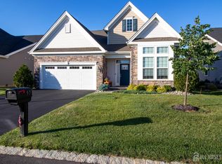 57 Starlight Dr, Monroe Township, NJ 08831