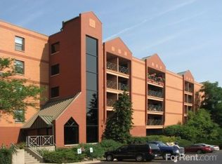 303 Mountain Ave APT 104, Waukesha, WI 53188