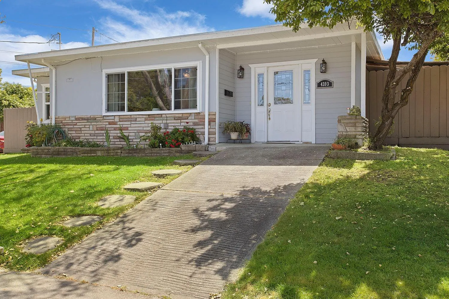 4393 Gem Ave photo 1