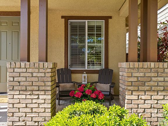 2nd image of 1715 Southgate Drive
