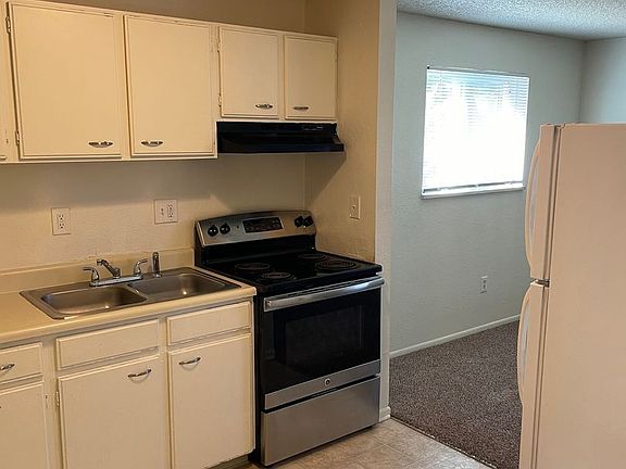4th image of 1411 Ulysses St APT 9