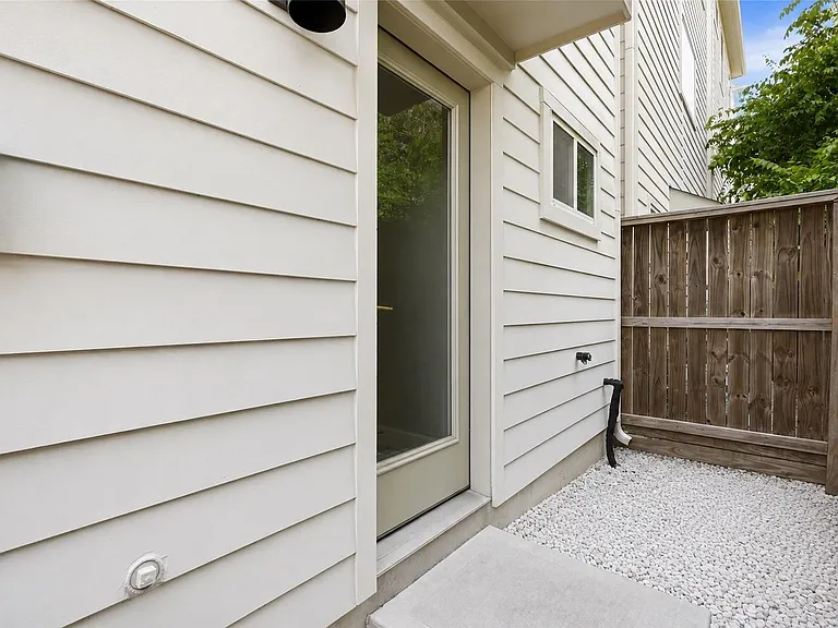 2102 Bello Amanecer Ln — Photo 2