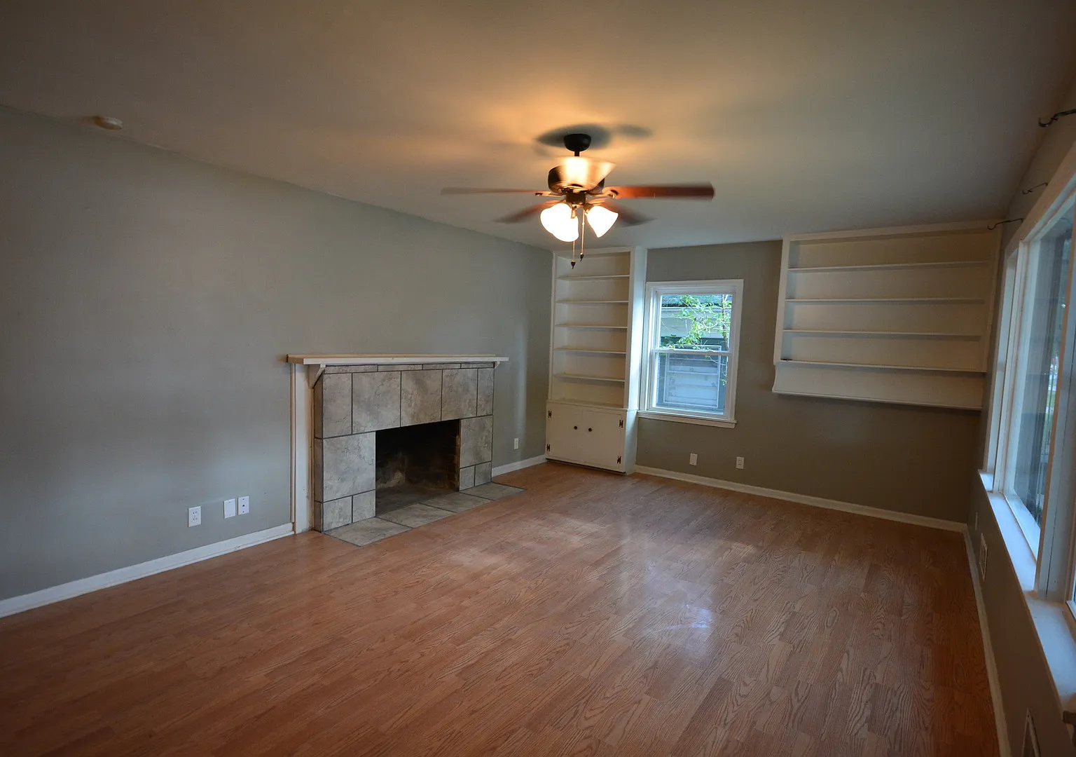 Cute 3 bedroom 1 bath across street from Mercy — Photo 2