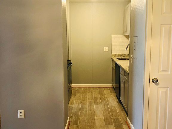 3rd image of 221 N Fillmore Ave Unit 7