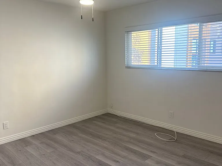 APT 309 LIVE OAK ST. — Photo 8