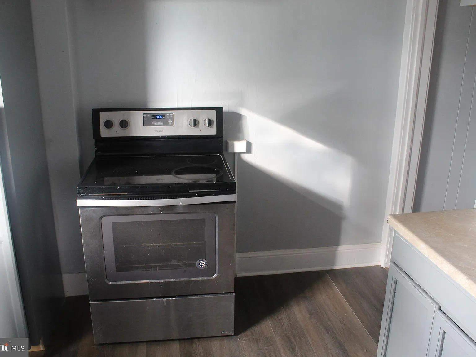 3 bed, 1390 sqft, $1,850 — Photo 4