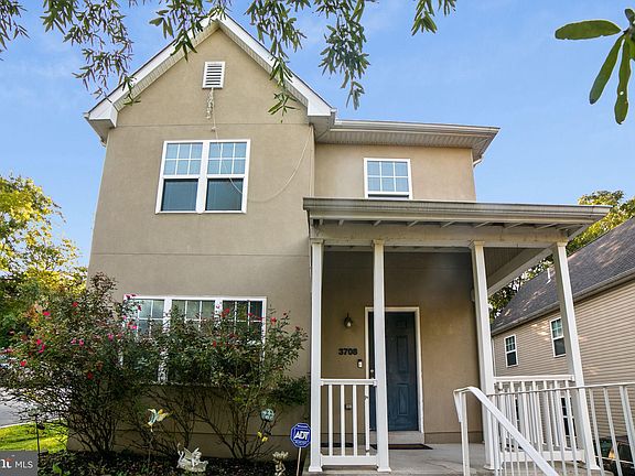 3rd image of 3708 Palisades Dr