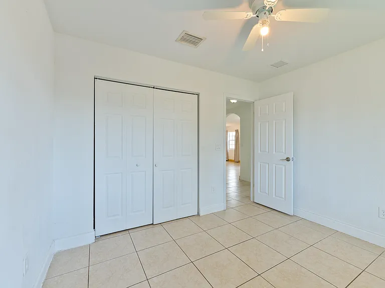 289 SW 3rd Ct — Photo 25