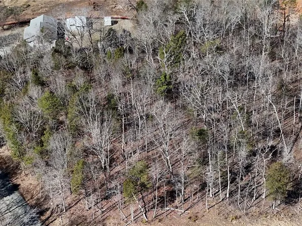 8768 Faires Rd, Charlotte, NC 28215