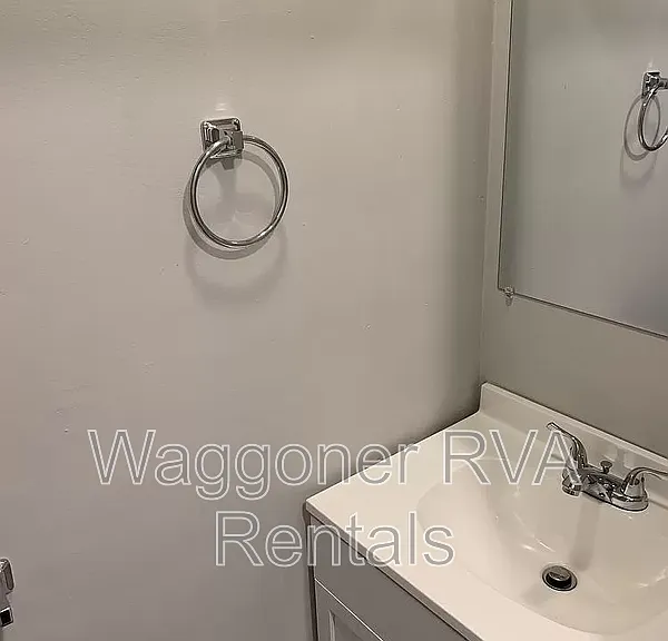 924 Kingsway Rd — Photo 13