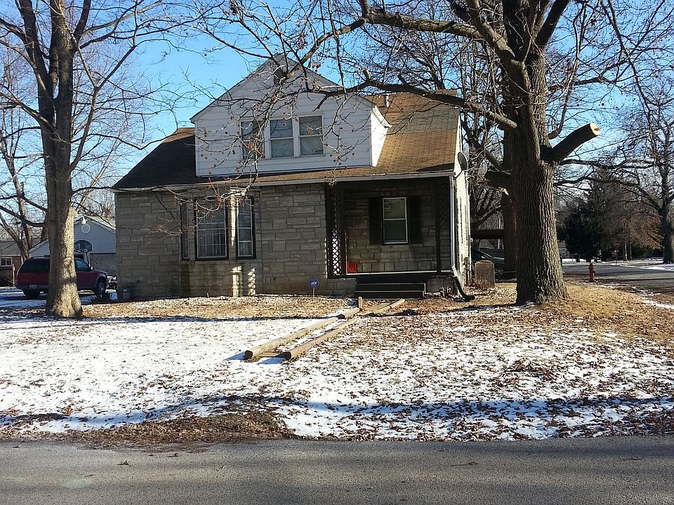 2nd image of 816 Nelson Ave