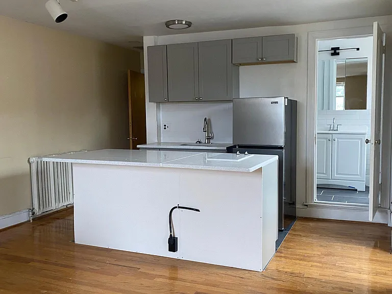334 S 21st St #3R — Photo 2