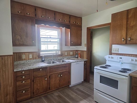3rd image of 219 Gigax Ln