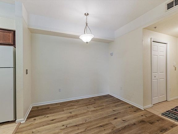 5th image of 2801 Chancellorsville Dr APT 1024