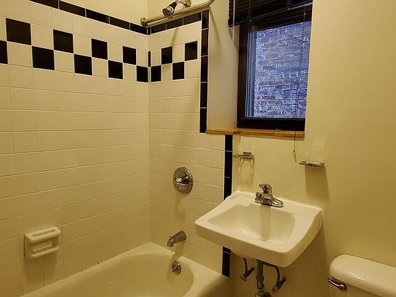 5th image of 53 W 111th St #1