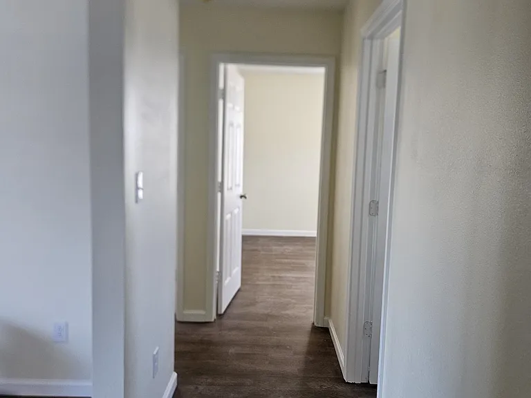 302 N Main St — Photo 17