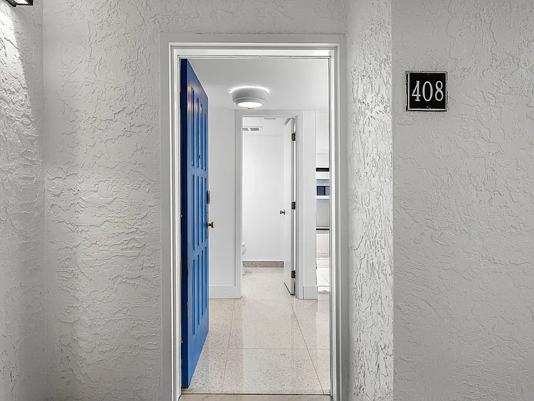 330 SE 20th Ave #408 — Photo 4