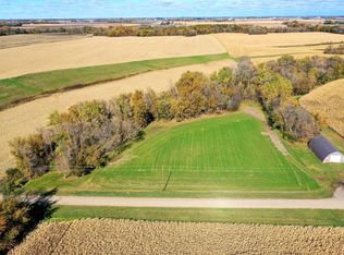 30 216th Ln, Henderson, MN 56044