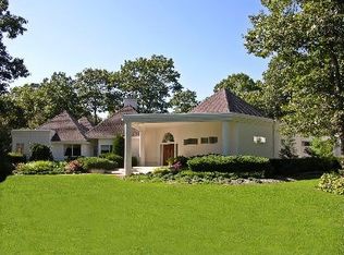 13 Lakewood Ave, East Quogue, NY 11942