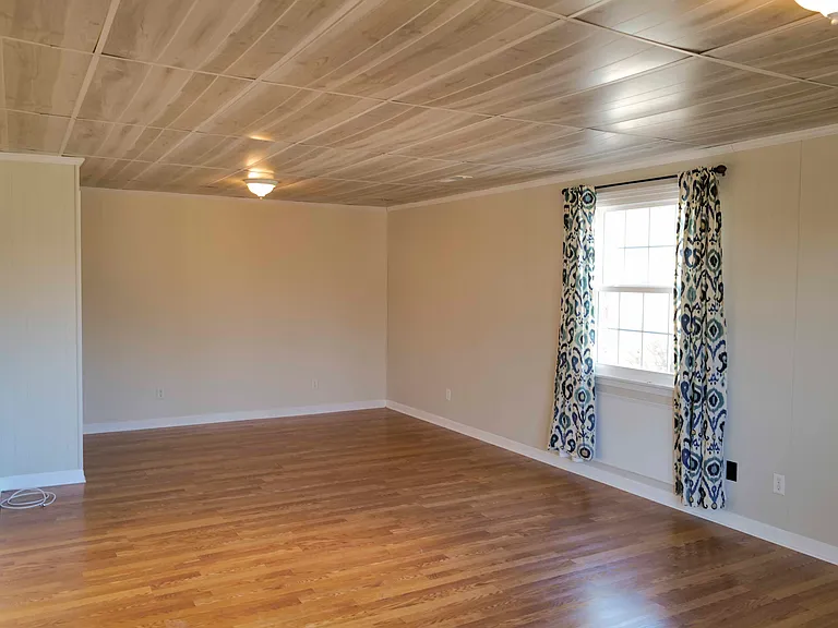 8693 Arbutus Dr — Photo 9